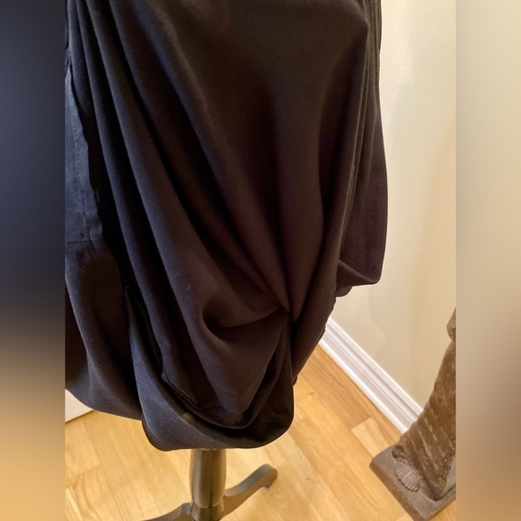 Old Navy black tunic dress with elastic cinch waist. Back keyhole  button - Picture 10 of 12